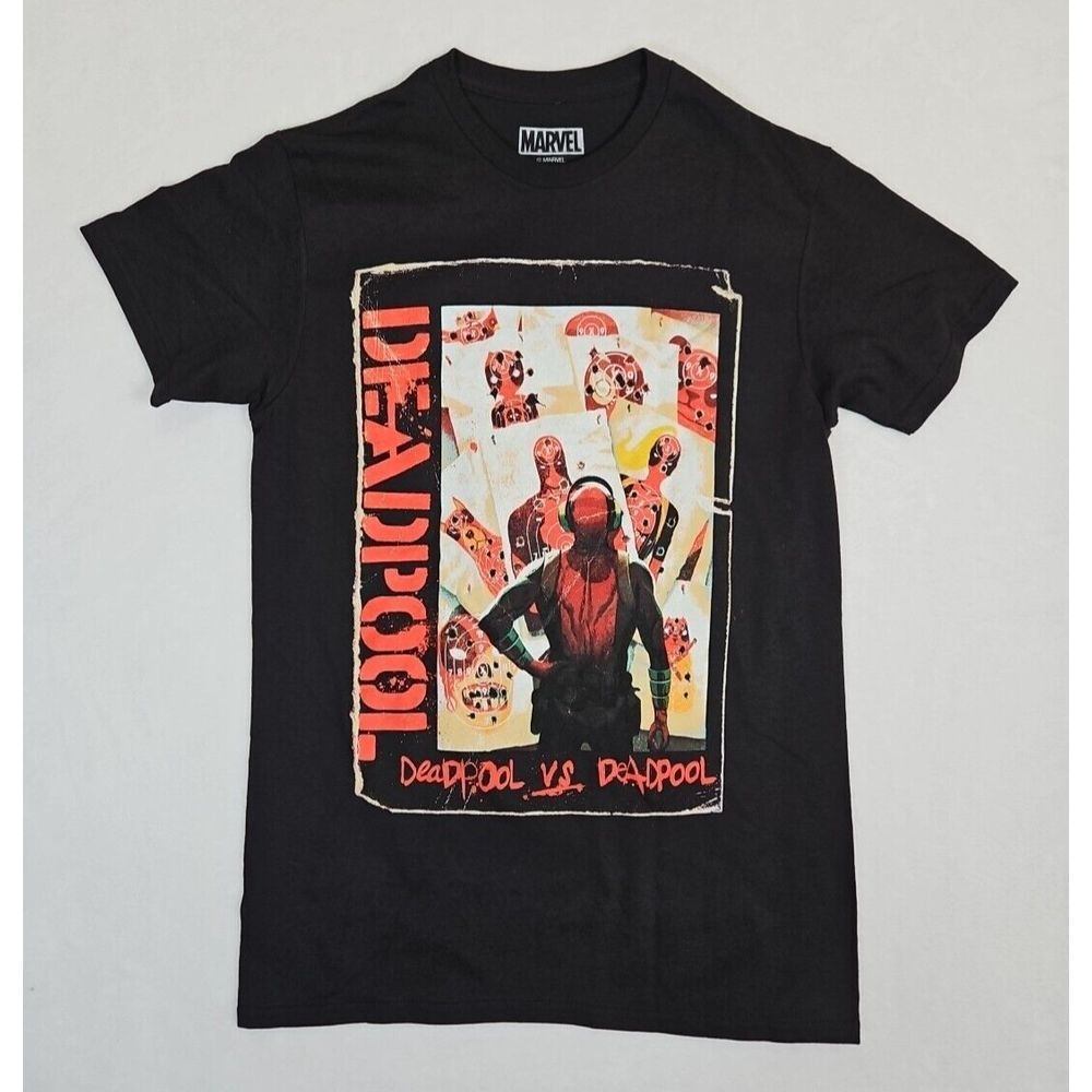 Marvel Deadpool Versus Shirt Comic Spencers Men Size SMALL